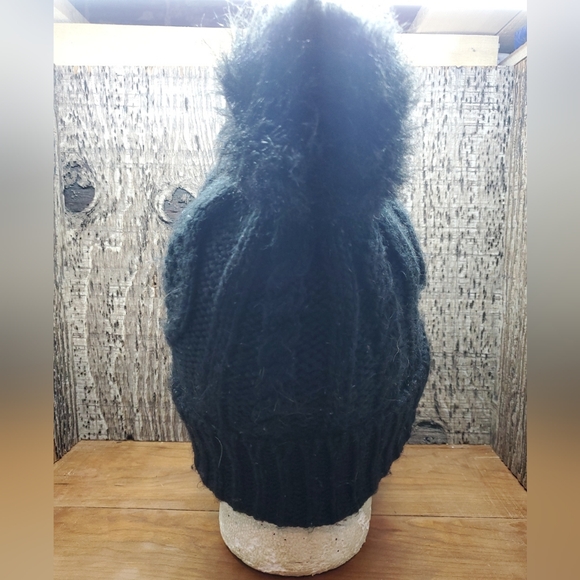 Michael Kors Womens Cable Knit Beanie Hat Black One Size Winter Ski Cap With Pom - Picture 5 of 7